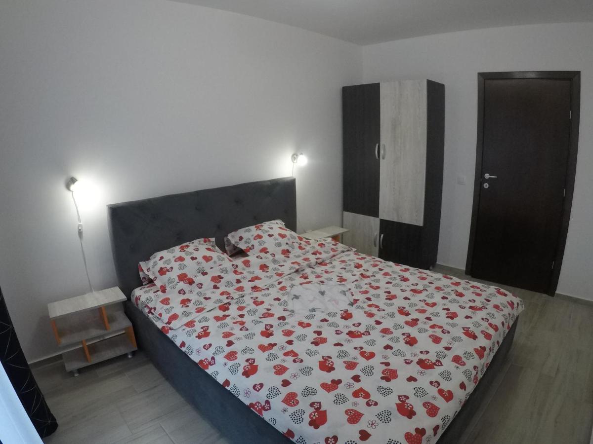 Ama Apartament Cu Terasa 50 Mp & Parcare Braşov Extérieur photo