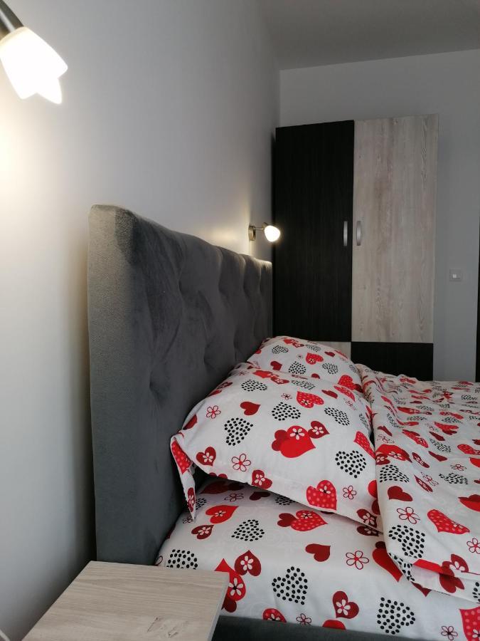 Ama Apartament Cu Terasa 50 Mp & Parcare Braşov Extérieur photo