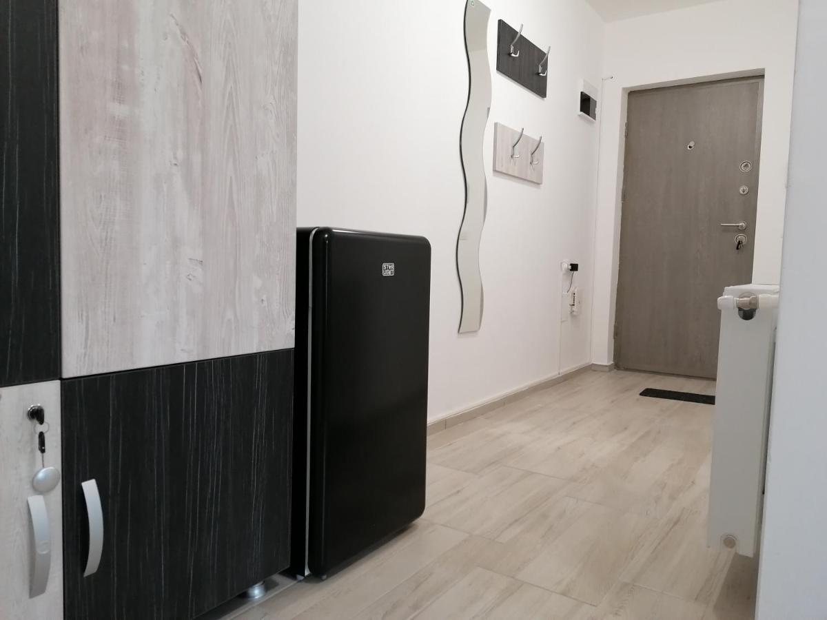 Ama Apartament Cu Terasa 50 Mp & Parcare Braşov Extérieur photo