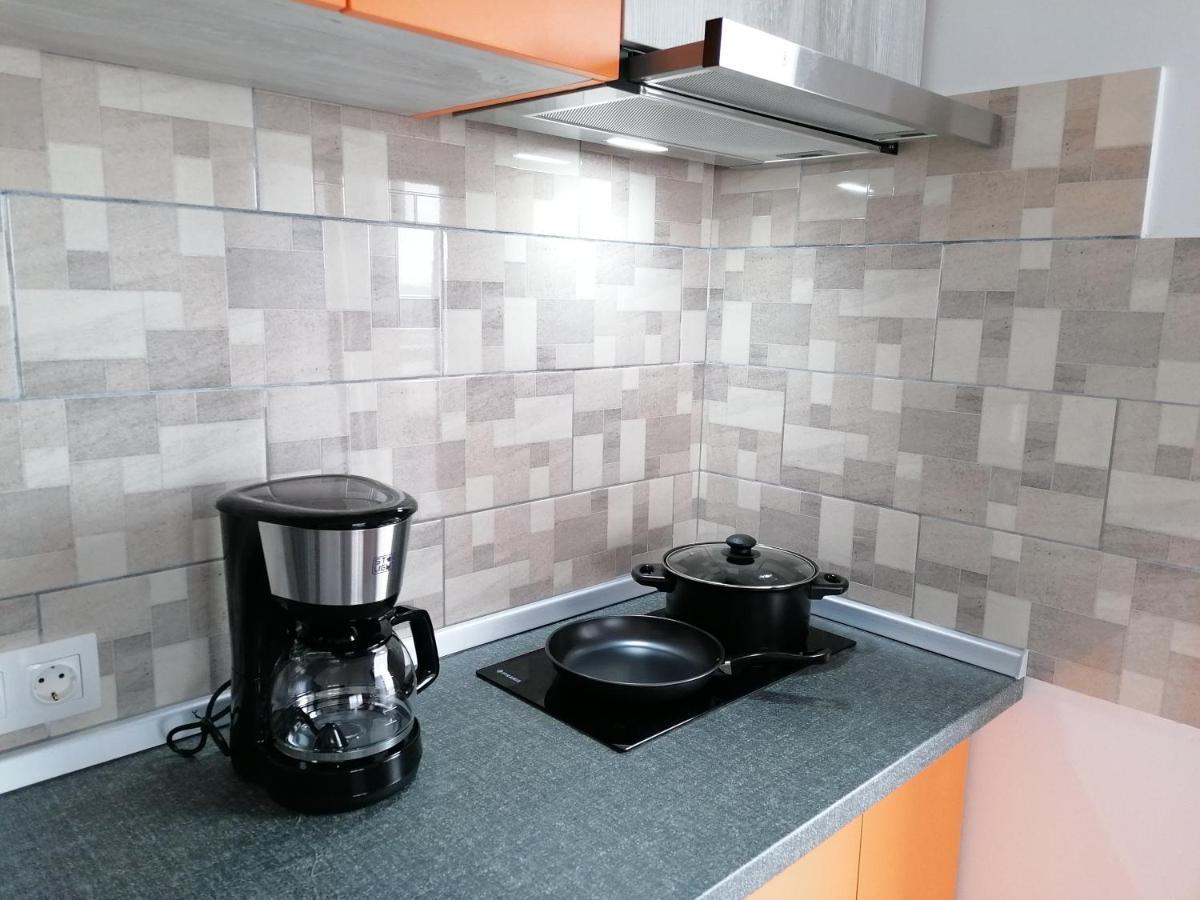 Ama Apartament Cu Terasa 50 Mp & Parcare Braşov Extérieur photo