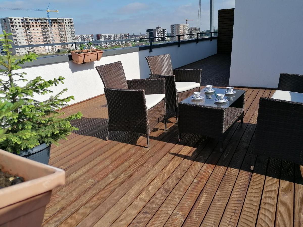 Ama Apartament Cu Terasa 50 Mp & Parcare Braşov Extérieur photo