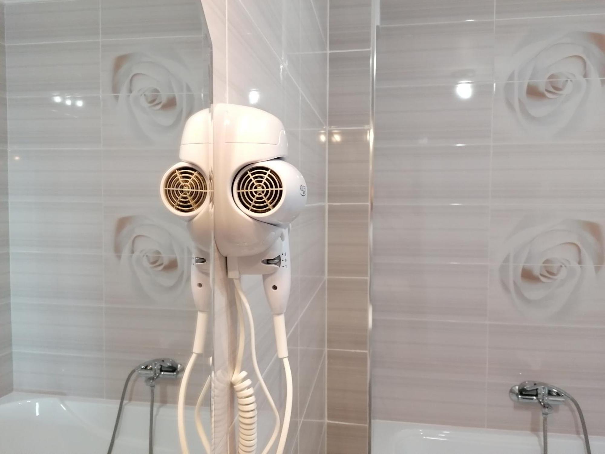Ama Apartament Cu Terasa 50 Mp & Parcare Braşov Chambre photo